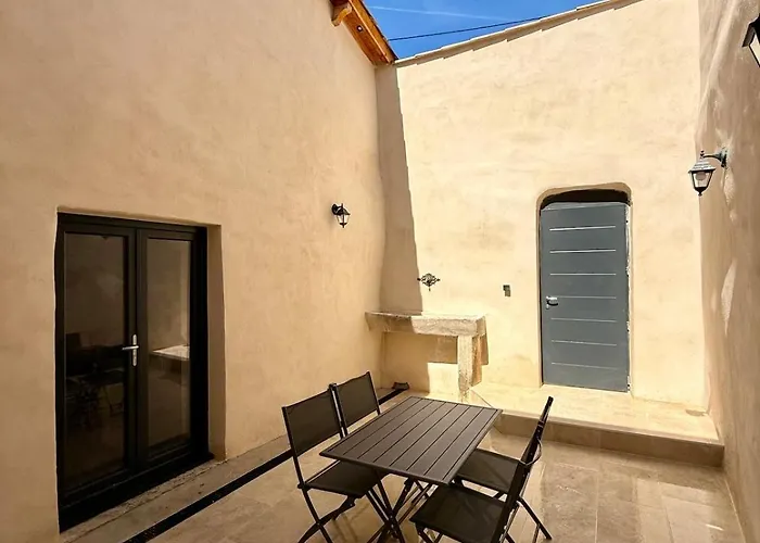 Le Patio, 10 Minutes From Beziers And 20 Minutes From Pezenas Feriehus