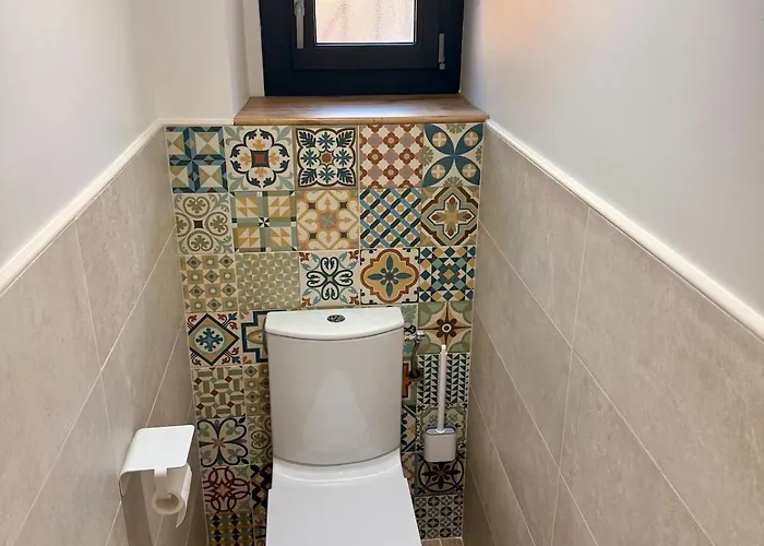 Le Patio, 10 Minutes From Beziers And 20 Minutes From Pezenas * Pailhes (Herault)